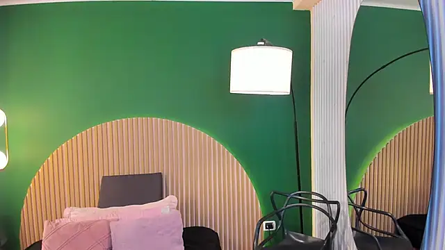 halleylorens online show from 12, 2, 2026