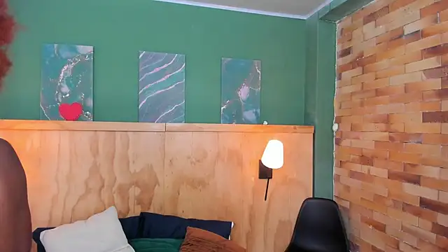 halleylorens online show from 18, 10, 2025