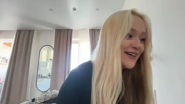 Snapshot of HeyMonkey_ chatting on 7, 5, 2026 HeyMonkey online show from 7, 5, 2026