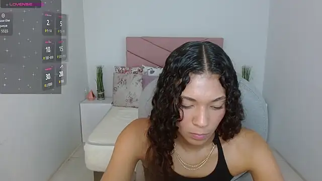 Snapshot of SarayVega_ chatting on 1, 11, 2025 SarayVega online show from 1, 11, 2025