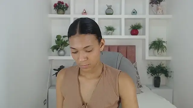 Snapshot of SarayVega_ chatting on 21, 11, 2025 SarayVega online show from 21, 11, 2025