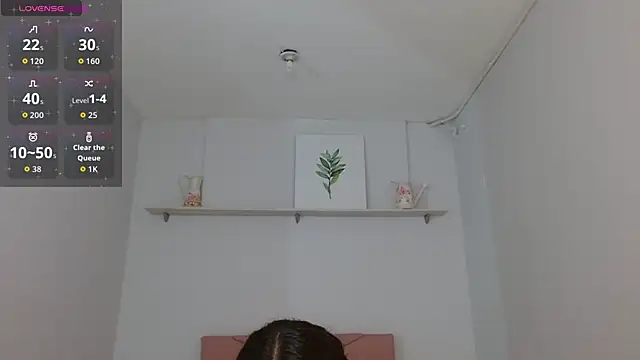 Snapshot of SarayVega_ chatting on 14, 10, 2025 SarayVega online show from 14, 10, 2025