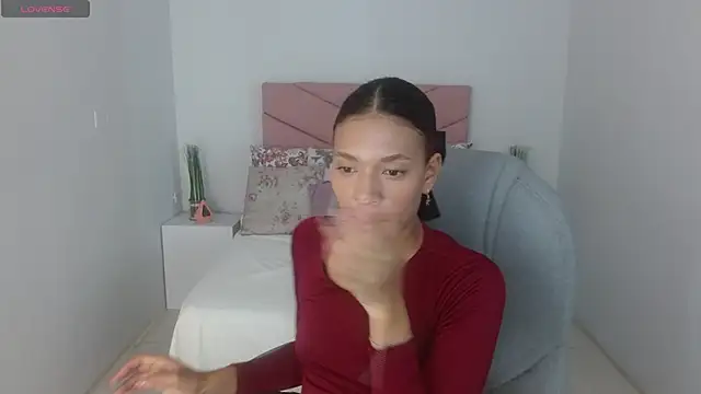 Snapshot of SarayVega_ chatting on 17, 10, 2025 SarayVega online show from 17, 10, 2025