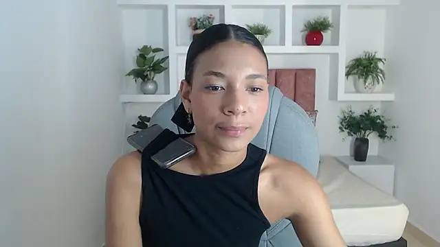 Snapshot of SarayVega_ chatting on 13, 11, 2025 SarayVega online show from 13, 11, 2025