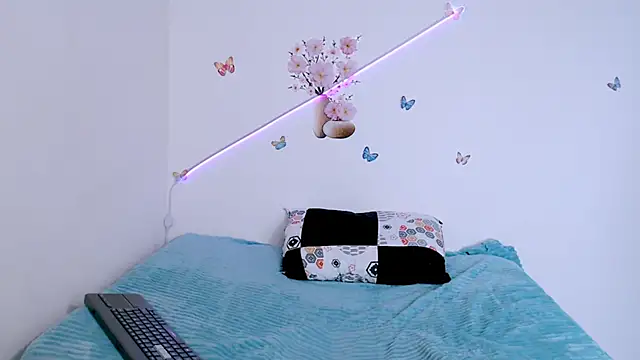 angelyxs online show from 13, 10, 2025