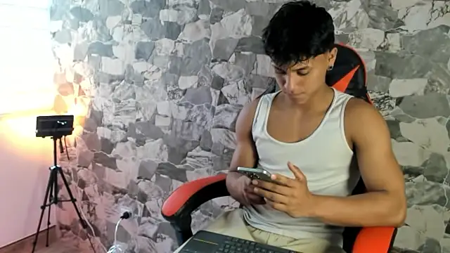 Snapshot of ZYZZ1312 chatting on 26, 6, 2026 ZYZZ1312 online show from 26, 6, 2026