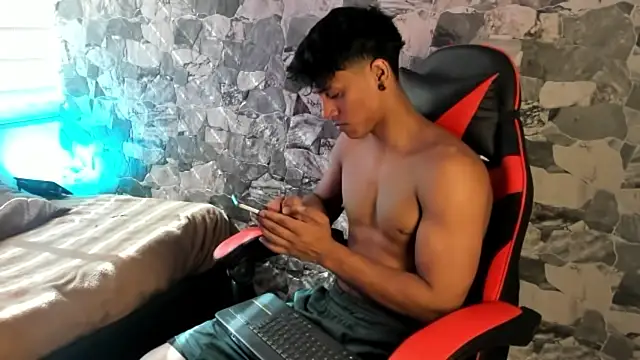 Snapshot of ZYZZ1312 chatting on 26, 5, 2026 ZYZZ1312 online show from 26, 5, 2026