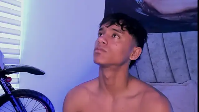 ZYZZ1312 online show from 28, 10, 2025