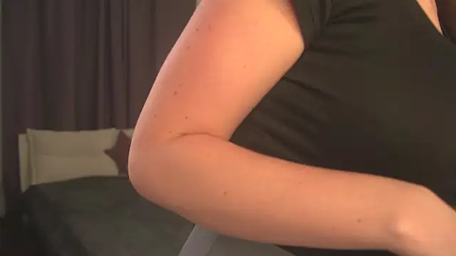 Snapshot of Olivia_Farrell chatting on 25, 10, 2025 Olivia Farrell online show from 25, 10, 2025