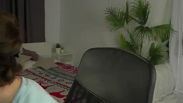 Olivia Farrell online show from 4, 2, 2026