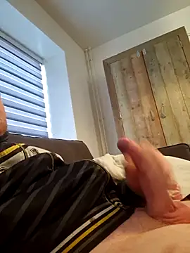 svenni2525 online show from 30, 10, 2025