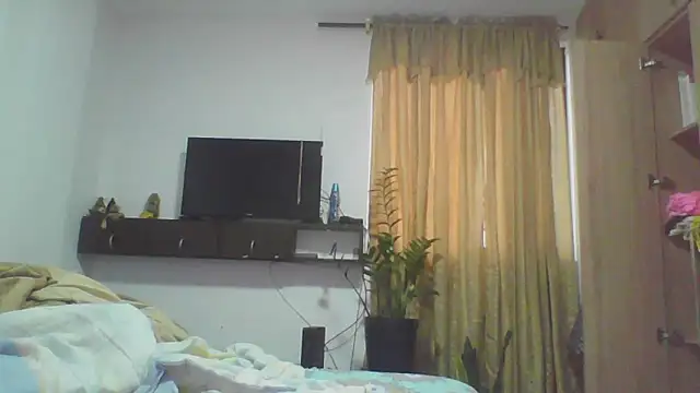 naiaratobon   online show from 16, 10, 2025