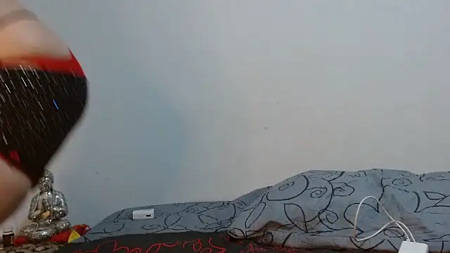 naiaratobon   online show from 15, 3, 2026