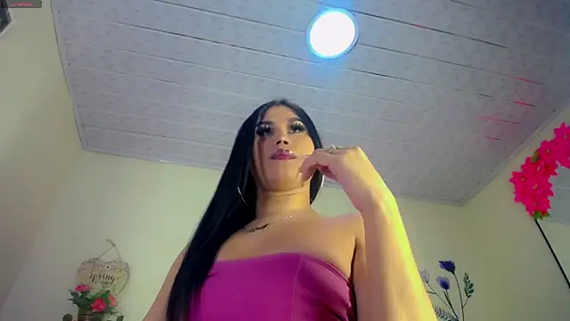 Snapshot of Eemily_- chatting on 9, 9, 2025 Eemily - online show from 9, 9, 2025