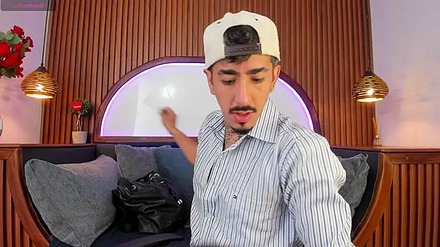 Donovan Desmond online show from 6, 11, 2025