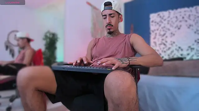 Donovan Desmond online show from 4, 2, 2026