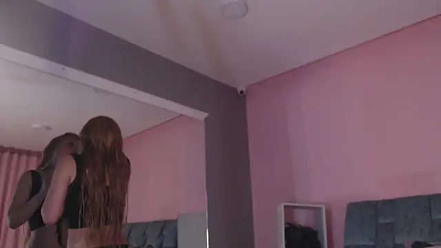 Camila Russoo online show from 29, 11, 2025