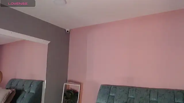 Camila Russoo online show from 6, 2, 2026