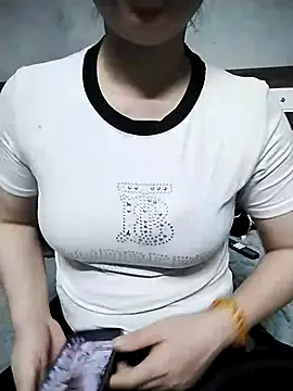 Mie rose online show from 15, 2, 2026