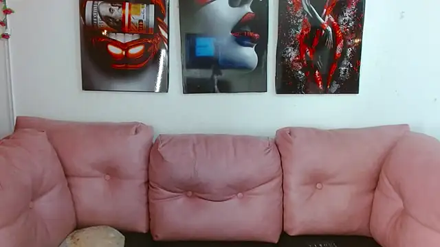 Miahotcs1 online show from 13, 4, 2026