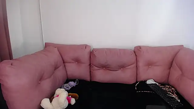Snapshot of Miahotcs1 chatting on 12, 5, 2026 Miahotcs1 online show from 12, 5, 2026