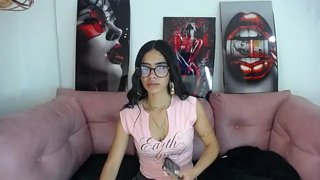 Snapshot of Miahotcs1 chatting on 20, 5, 2026 Miahotcs1 online show from 20, 5, 2026