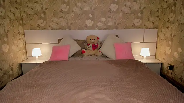 mishapallmer online show from 9, 4, 2026