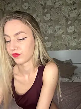 Snapshot of mishapallmer chatting on 5, 11, 2025 mishapallmer online show from 5, 11, 2025