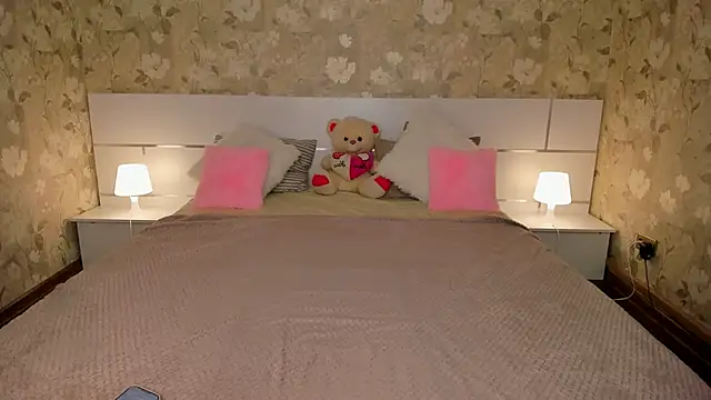 mishapallmer online show from 23, 3, 2026