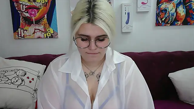 Amber Monro online show from 22, 9, 2025