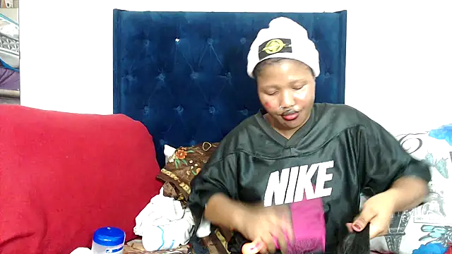 BUNNYCHOWX28 online show from 1, 2, 2026