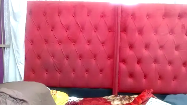 BUNNYCHOWX28 online show from 9, 2, 2026