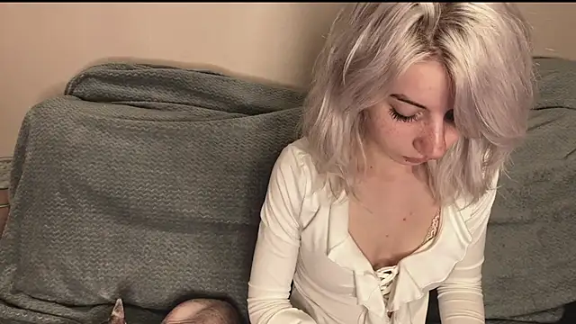 snowy lisa online show from 11, 10, 2025