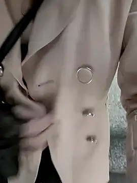 pink-mai online show from 11, 11, 2025