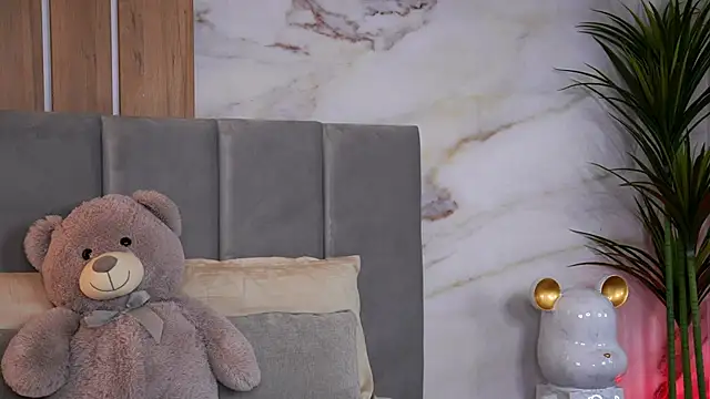 EllyLynn online show from 11, 11, 2025