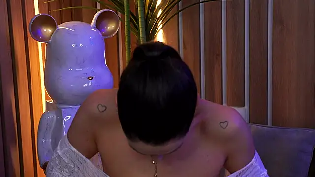 EllyLynn online show from 18, 4, 2026