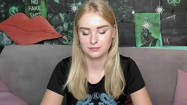 Snapshot of SofySofty chatting on 12, 9, 2025 SofySofty online show from 12, 9, 2025