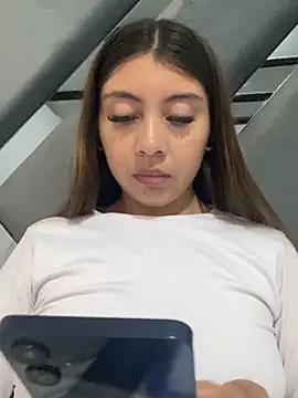 Sara-cooper2 online show from 11, 2, 2026