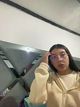 Sara-cooper2 online show from 5, 6, 2026