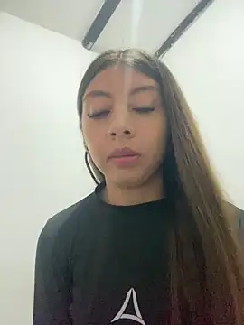 Sara-cooper2 online show from 4, 2, 2026