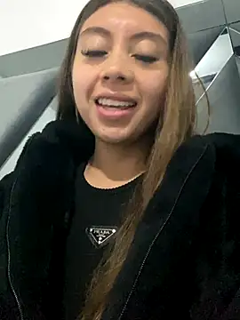 Sara-cooper2 online show from 13, 12, 2025