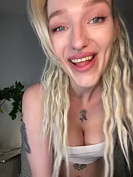 Snapshot of lovecassyrose chatting on 28, 5, 2026 lovecassyrose online show from 28, 5, 2026