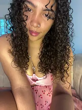 Snapshot of SophieD chatting on 27, 5, 2026 SophieD online show from 27, 5, 2026