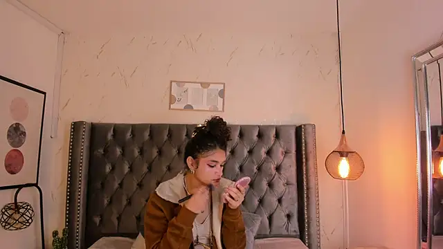 Puffy Hearts online show from 25, 9, 2025