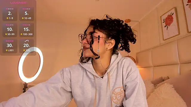 Puffy Hearts online show from 24, 9, 2025
