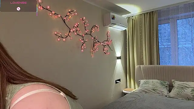 NguyetHankey online show from 9, 1, 2026