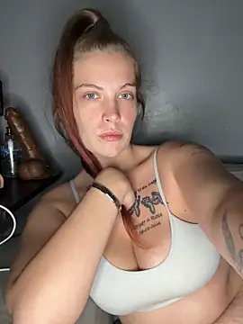 Snapshot of LittleRedMilf chatting on 13, 9, 2025 LittleRedMilf online show from 13, 9, 2025