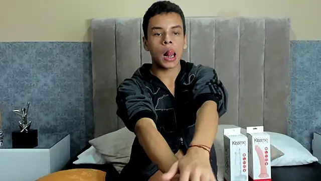 Xavier fox  online show from 19, 9, 2025