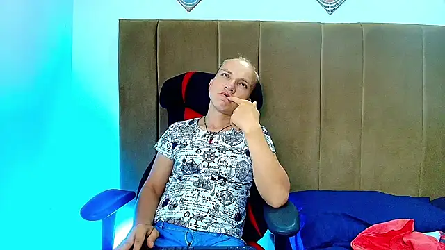 Snapshot of DaddyPoweer chatting on 13, 9, 2025 DaddyPoweer online show from 13, 9, 2025