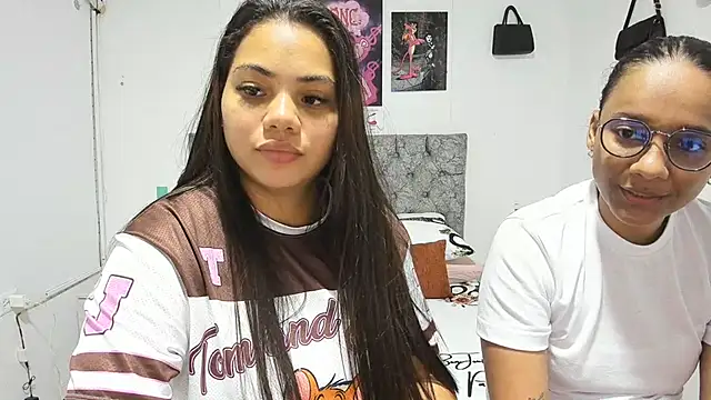Snapshot of nay_and_aleja1 chatting on 25, 6, 2026 nay and aleja1 online show from 25, 6, 2026